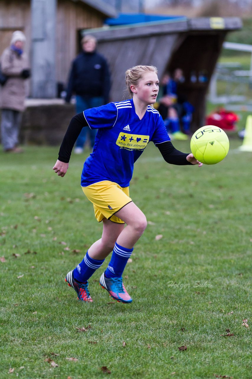 Bild 111 - B-Juniorinnen TSV Gnutz o.W. - SV Henstedt Ulzburg II : Ergebnis: ca. 5:0